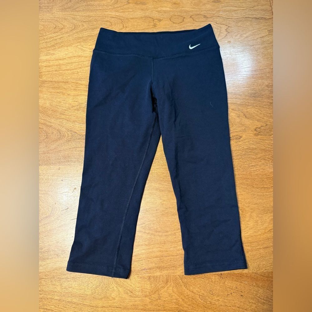 Nike Dri-FIT Legend training capri leggings in black